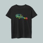 Camiseta color negro unisex furgoneta de Scooby Doo persiguiendo a comecocos