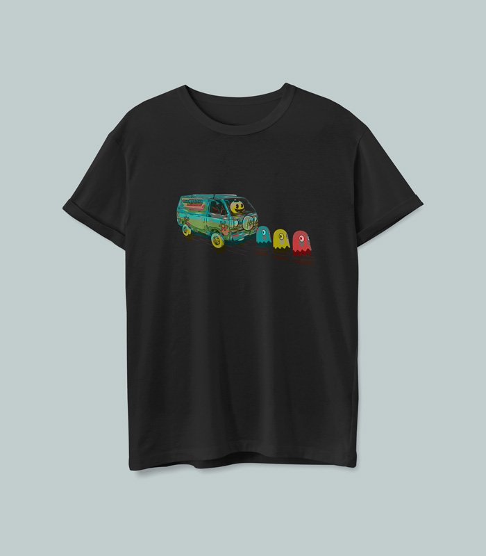 Camiseta color negro unisex furgoneta de Scooby Doo persiguiendo a comecocos