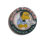 Imán abridor de botellas con estampado de Moe de la serie Los Simpsons